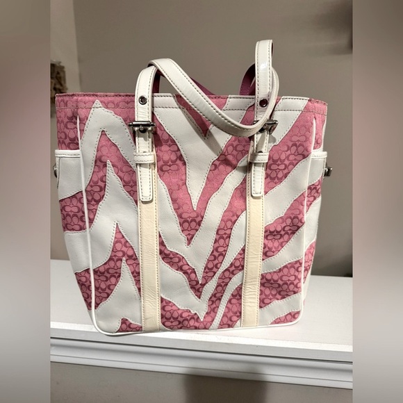 Authentic Coach pink and white Zebra stripe gallery tote - Picture 2 of 10